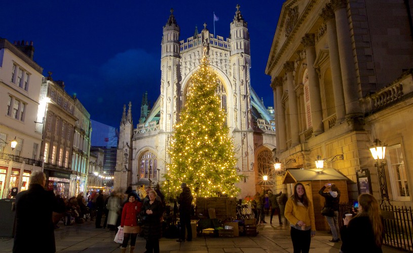 Christmas tree by Bath Abbey